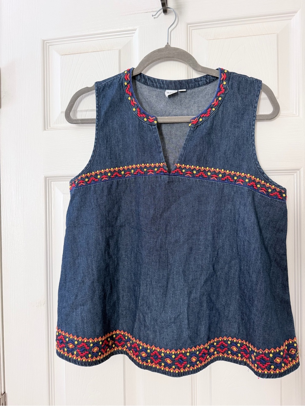 Gap embroidered denim swing top sz S